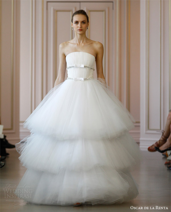 oscar de la renta spring 2016 strapless tiered tulle ball gown wedding dress jewel encrusted grosgrain ribbon