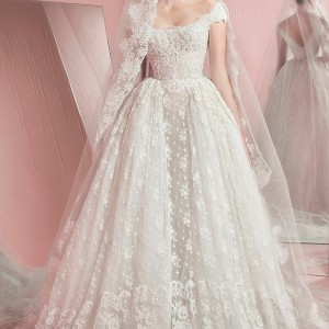 zuhair murad spring summer 2016 bridal scoop neckline cap sleeves lace wedding ball gown dress peggy with veil