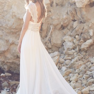 anna campbell 2015 bridal dresse cap sleeves scoop neckline beaded bodice stunning fit to flare mermaid wedding dress coco silk tulle back view