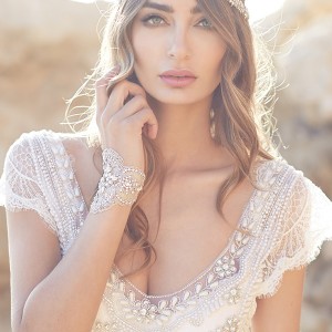 anna campbell 2015 bridal dresse cap sleeves scoop neckline beaded bodice stunning fit to flare mermaid wedding dress coco silk tulle close up