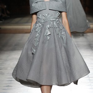 tony ward couture fall winter 2015 2016 look 14 off shoulder knee length dress gray grey applique