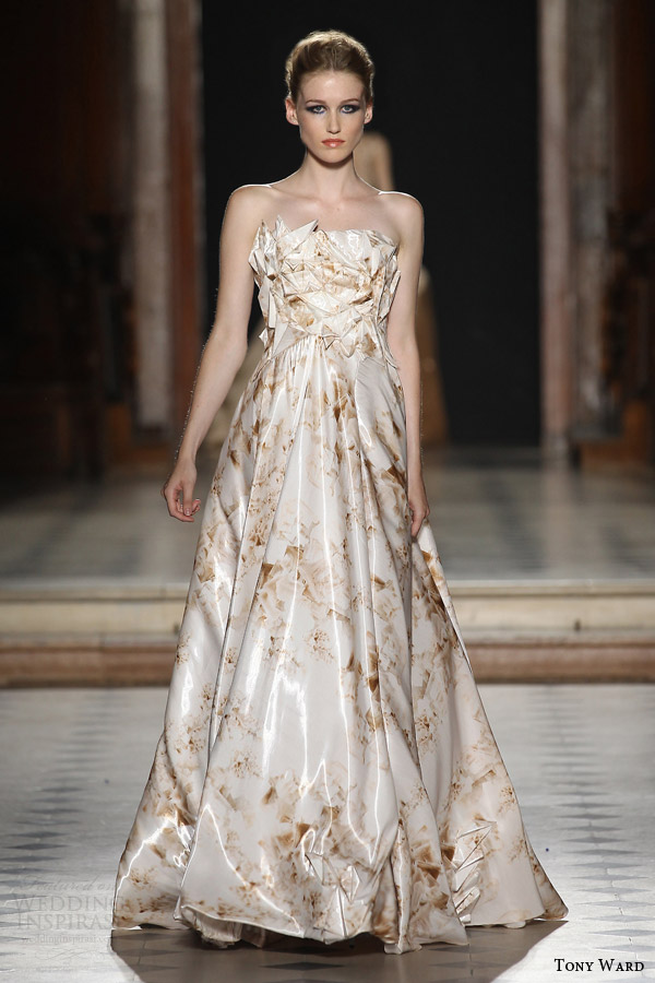 tony ward couture fall winter 2015 2016 look 16 strapless ball gown print origami crystal applique