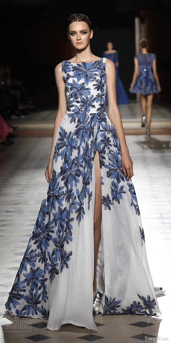 tony ward couture fall winter 2015 2016 look 2 sleeveless gown slit skirt bateau neckline blue cystal motif