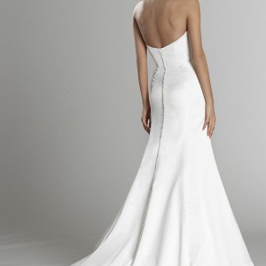 alvina valenta fall 2015 wedding dresses strapless sweetheart neckline silk faced trumpet mermaid wedding dress detachable tulle overskirt av9554