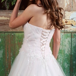 amanda wyatt 2016 bridal dresses beautiful a  line ball gown wedding dress sweetheart neckline tulle skirt lace corset back style blossom closeup