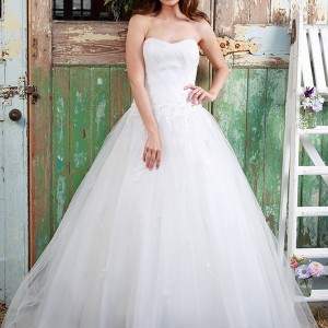amanda wyatt 2016 bridal dresses pretty modified a line wedding dress  bateau neckline lace embroidery bodice v back style audrey