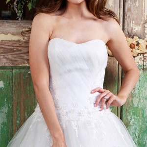 amanda wyatt 2016 bridal dresses beautiful a  line ball gown wedding dress sweetheart neckline tulle skirt style blossom closeup