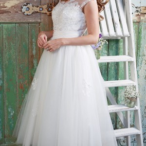 amanda wyatt 2016 bridal dresses beautiful tea length short wedding dress v neckline button lace bodice tulle skirt geena