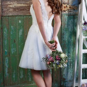 amanda wyatt 2016 bridal dresses pretty mini wedding dress sleeveless scoop neckline nia low v back
