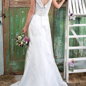 amanda wyatt 2016 bridal dresses pretty modified a  line wedding dress bateau neckline lace embroidery bodice v back style audrey