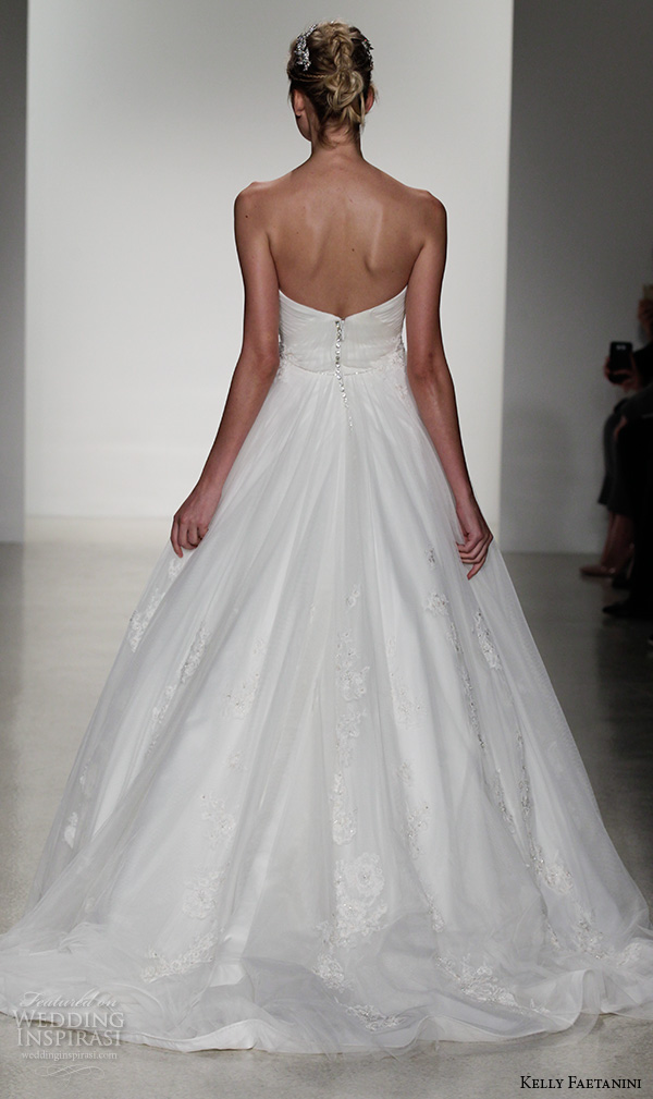 kelly faetanini fall 2016 bridal new york runway strapless sweetheart neckline tulle ball gown wedding dress pleated bodice style aslan kelly faetanini fall 2016 bridal new york runway strapless sweetheart neckline tulle ball gown wedding dress pleated bodice style aslan