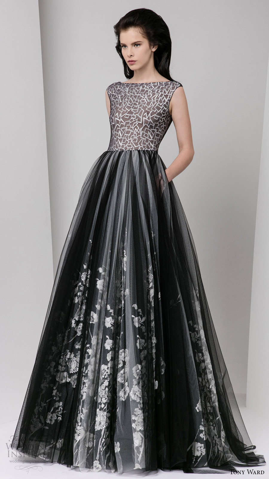 tony ward fall 2016 rtw cap sleeves illusion bateau neck bodice ball gown skirt pockets evening dress black