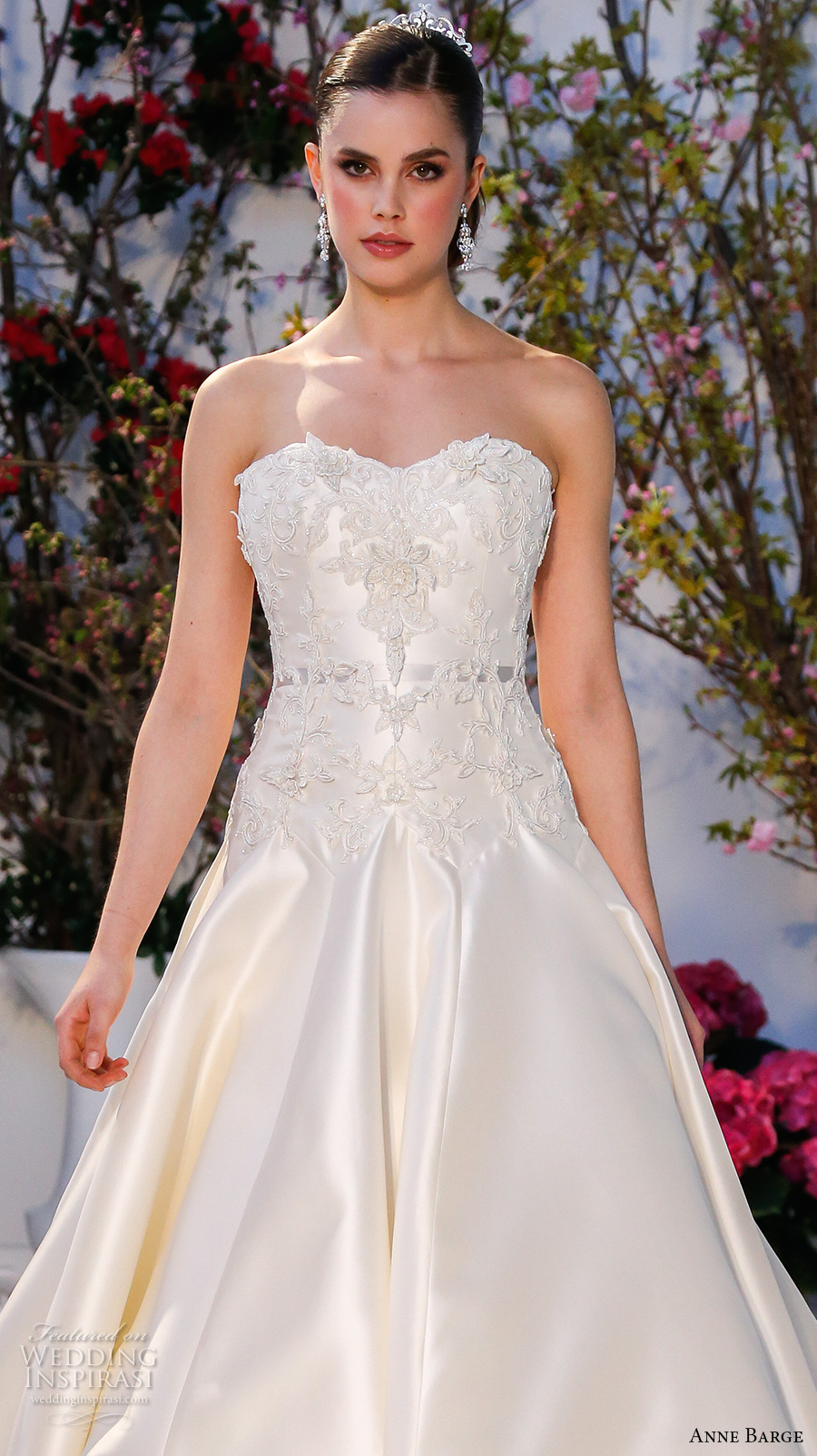 anne barge spring 2017 bridal strapless sweetheart neckline embellished bodice satin a line ivory wedding dress cathedral train (020) zv anne barge spring 2017 bridal strapless sweetheart neckline embellished bodice satin a line ivory wedding dress cathedral train (020) zv