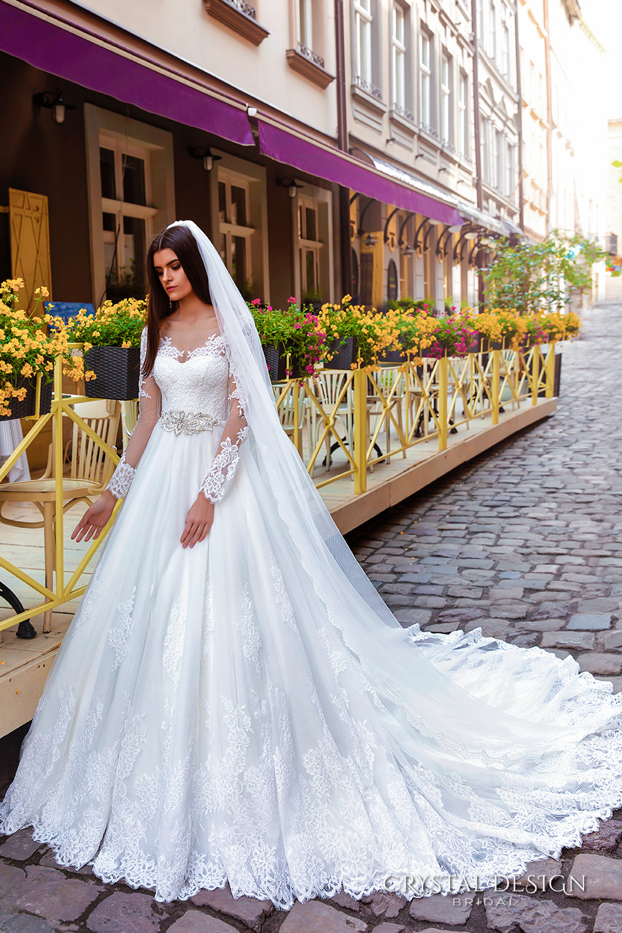 A vision in this feathered wedding gown with thousands of Swarovski crystals  ♥️ Visit @hazarhautecouture & book your breathtakingly b... | Instagram