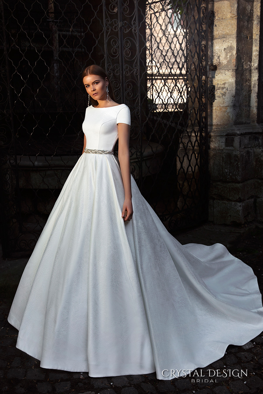 2022 Stylish Satin Bateau Mermaid Wedding Dresses With Boat Neck, Off  Shoulder Design, Zipper Back, And Court Train Perfect Bridal Gown For The  Modern Bride From Donnaweddingdress12, $81.4 | DHgate.Com