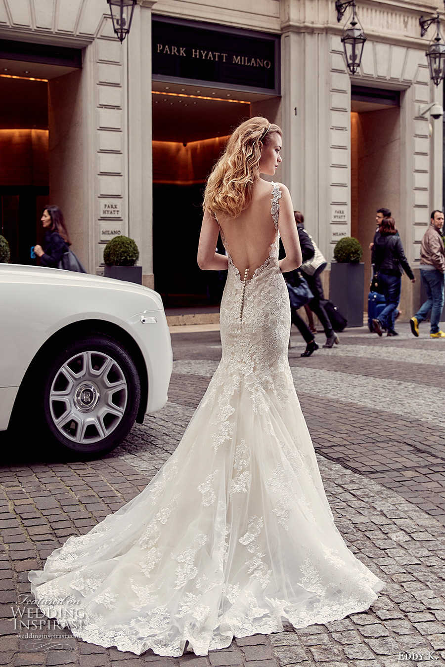 Low back wedding dress «Eddie»