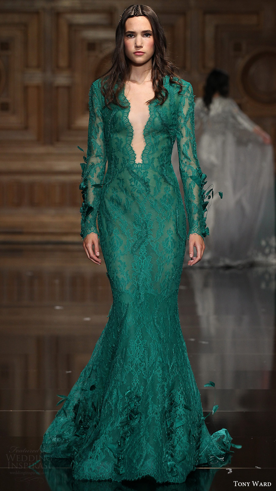 tony ward couture fall 2016 long sleeves deep v neck trumpet gown (22) mv green color