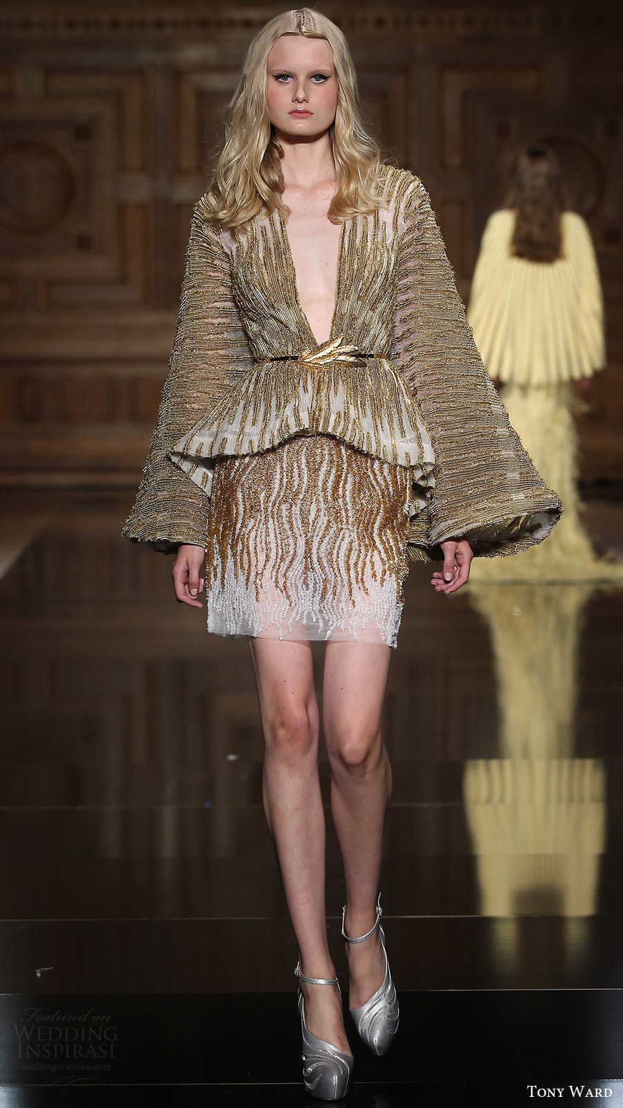 tony ward couture fall 2016 pagoda sleeve deep v neck mini skirt (14) mv