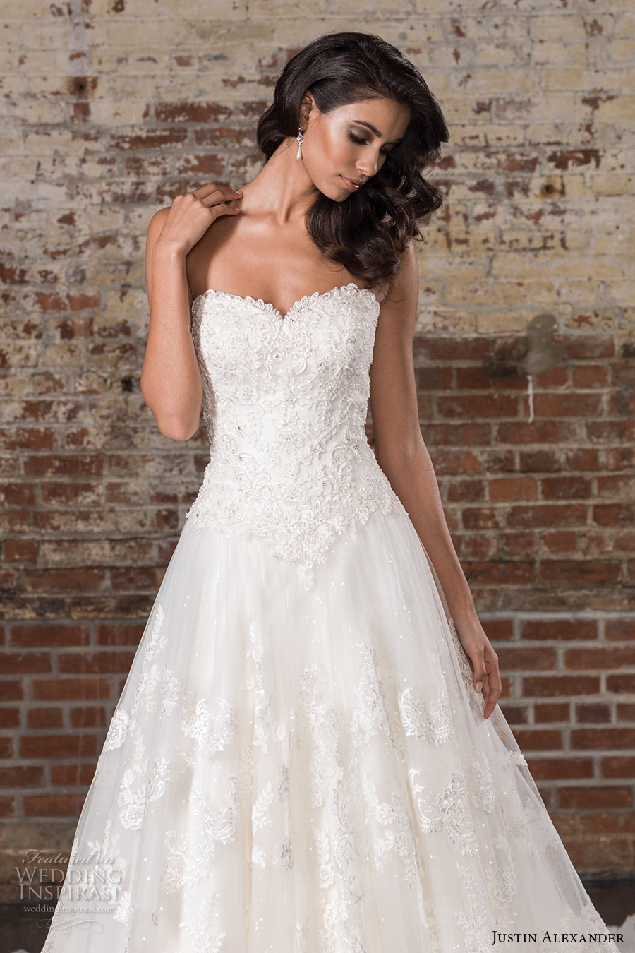 justin alexander spring 2017 bridal strapless sweetheart neckline heavily embellished bodice classic lace a line wedding dress long train (9860) zv justin alexander spring 2017 bridal strapless sweetheart neckline heavily embellished bodice classic lace a line wedding dress long train (9860) zv