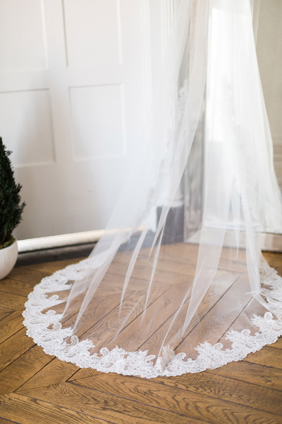 bel aire bridal accessories lace veil jen fu photography 2016 chloe mint styled wedding shoot culver hotel mv