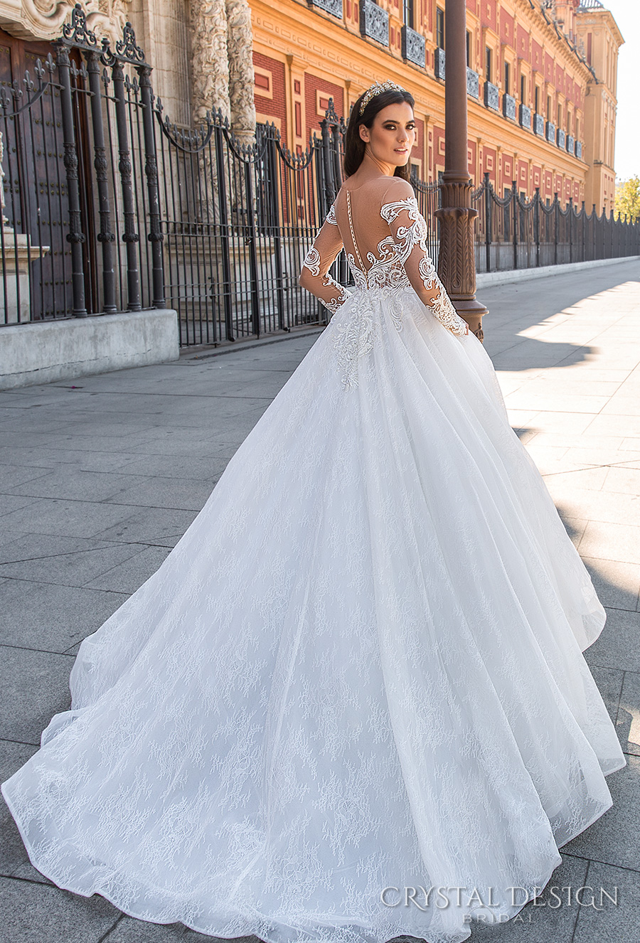 Romantic Sweetheart Neckline Ball Gown