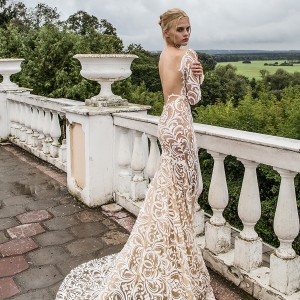nurit hen 2017 bridal long sleeves deep plunging sweetheart neckline full embellishment galmorous sexy ivory color sheath wedding dress open back chapel train (8) bv