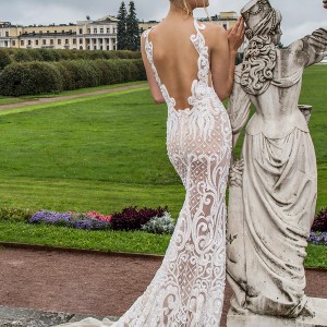 nurit hen 2017 bridal sleeveless halter neck keyhole bodice full embellishment elegant glamorous fit and flare wedding dress open low back sweep train (7) bv