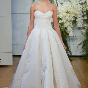 monique lhuillier spring 2018 bridal strapless sweetheart neckline light embellishment ball gown wedding dress chapel train (juliette) mv