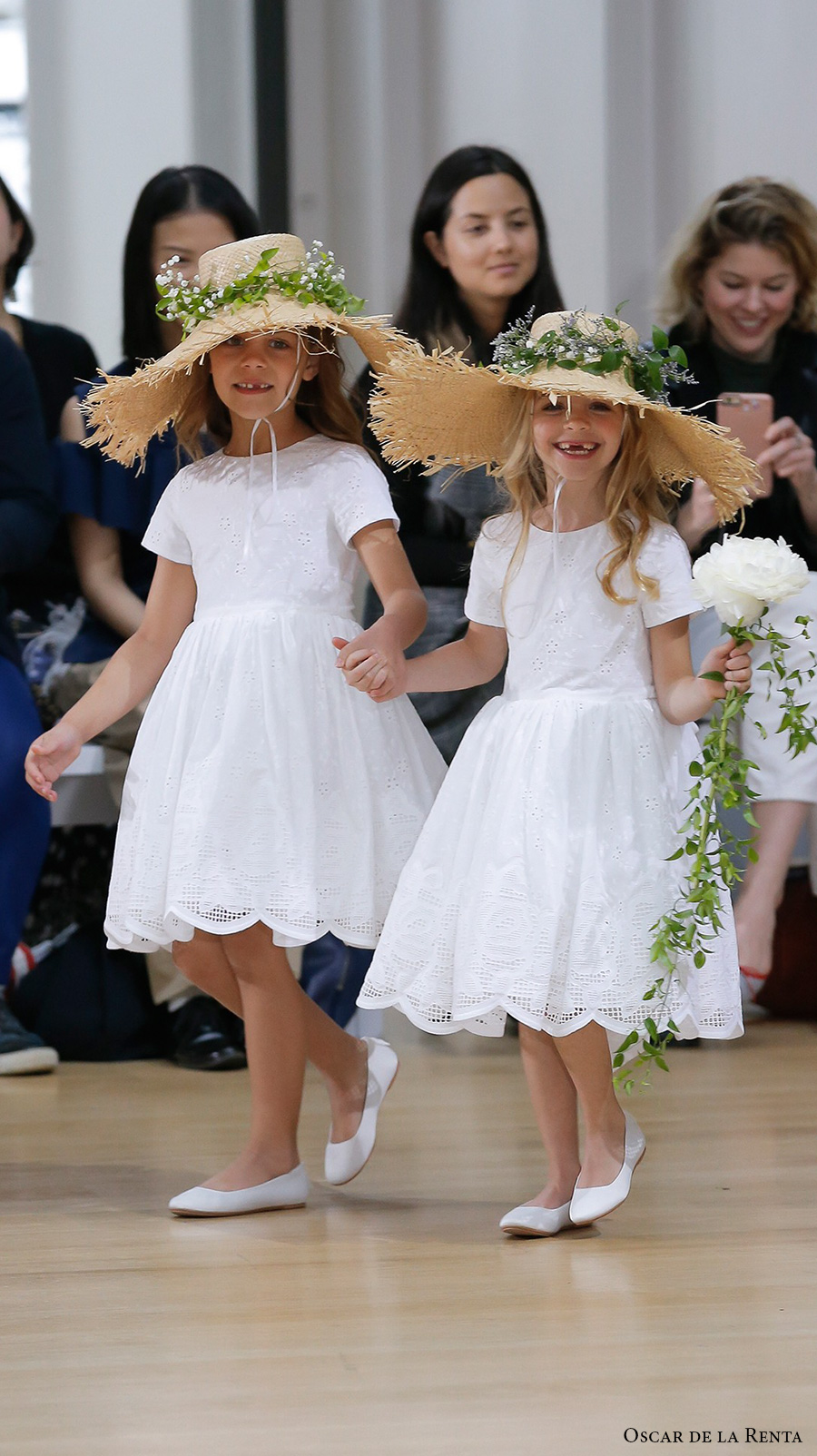 oscar de la renta spring 2018 bridal pretty flower girl dress (100) mv