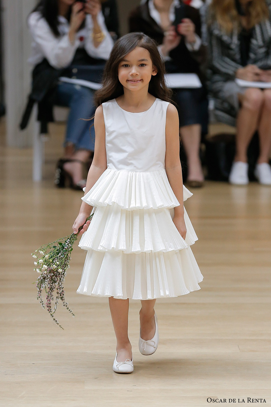 oscar de la renta spring 2018 bridal pretty flower girl dress (102) mv