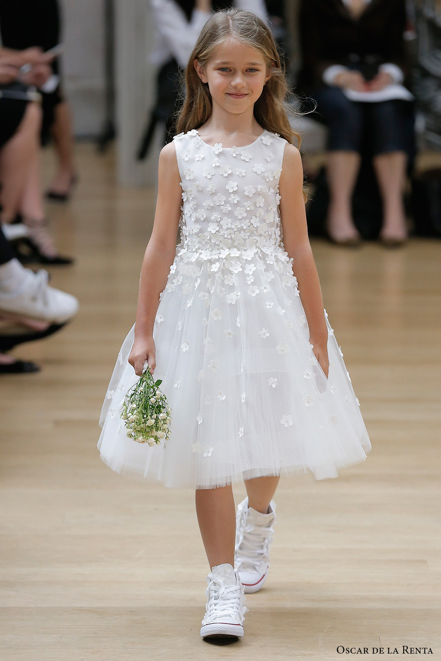 oscar de la renta spring 2018 bridal pretty flower girl dress (103) mv