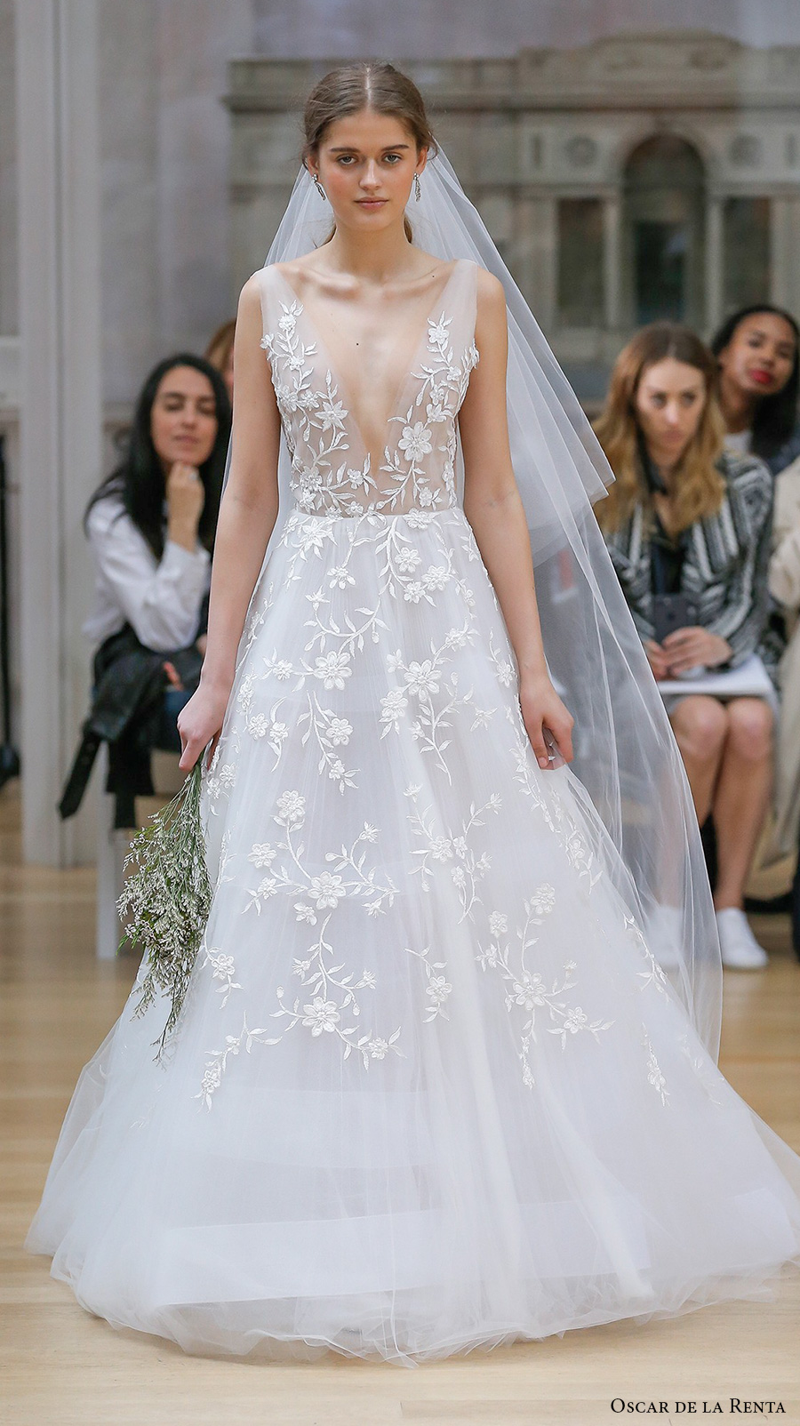 oscar de la renta bridal gowns