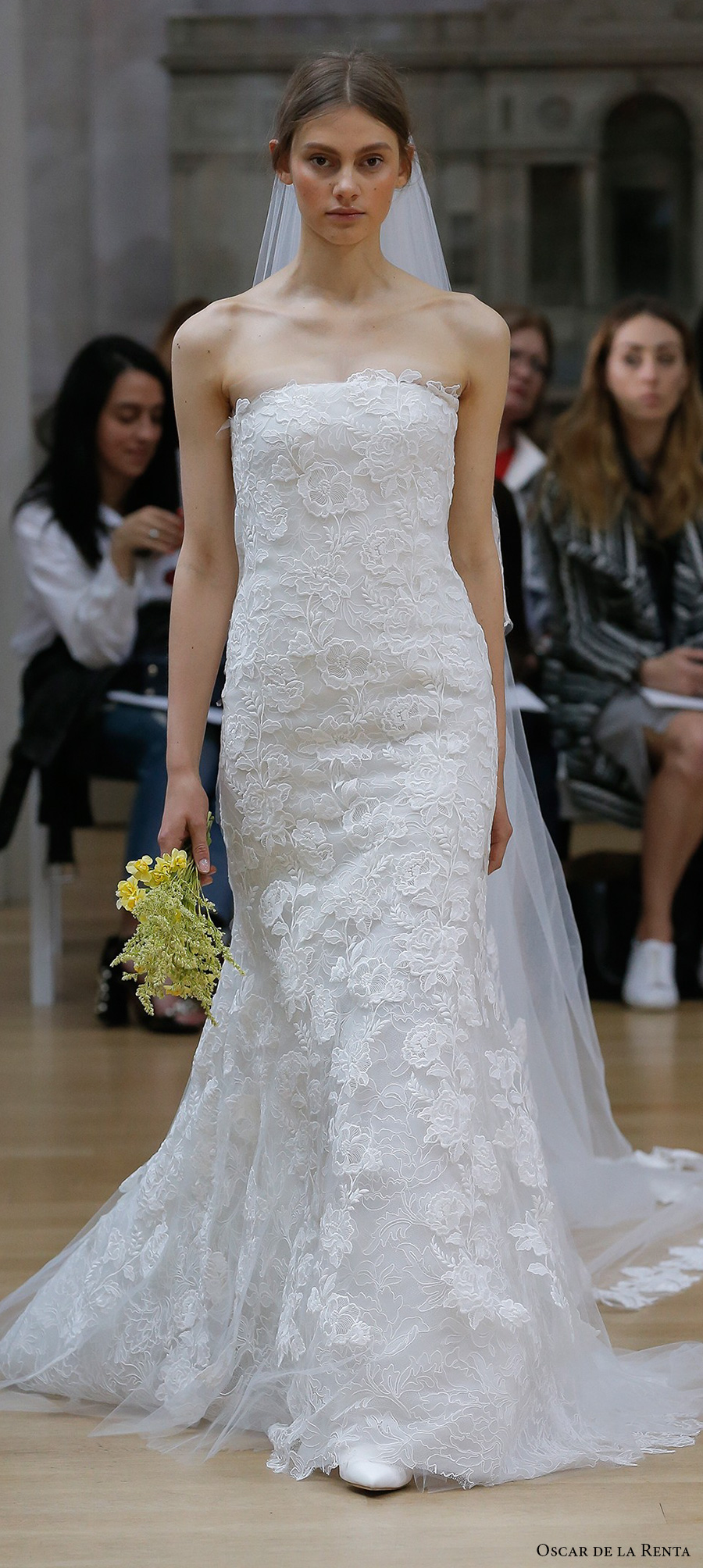 oscar de la renta spring 2018 bridal strapless straight across neckline full embellishment elegant romantic fit and flare wedding dress chapel train (16) mv 