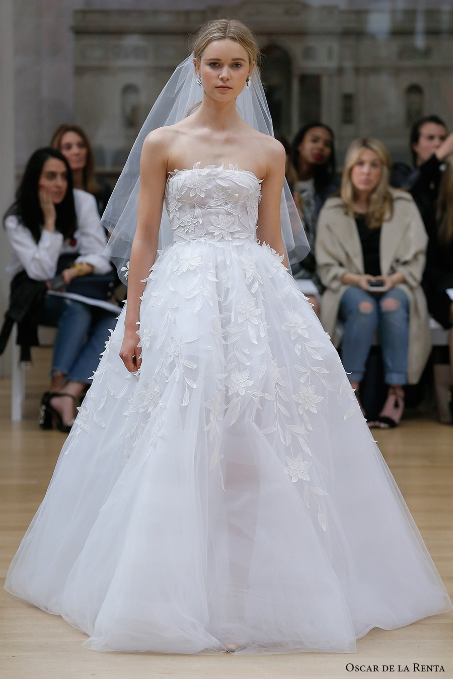 oscar de la renta spring 2018 bridal strapless straight across neckline heavily embellished bodice romantic princess ball gown wedding dress chapel train (20) mv 