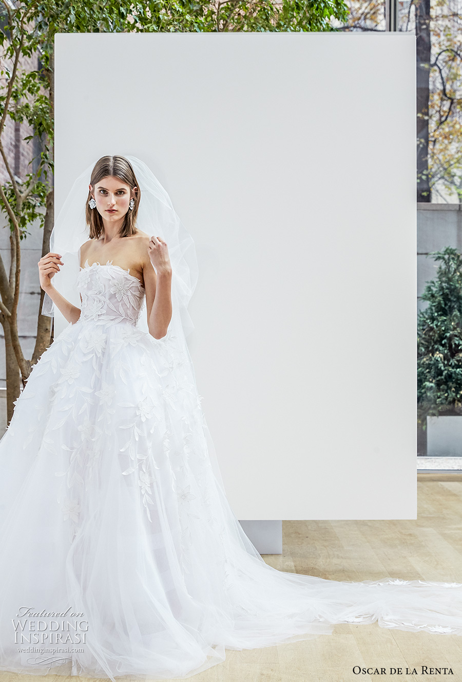 oscar de la renta spring 2018 bridal strapless straight across neckline heavily embellished bodice romantic princess ball gown wedding dress chapel train (20) mv