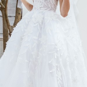 oscar de la renta spring 2018 bridal strapless straight across neckline heavily embellished bodice romantic princess ball gown wedding dress chapel train (20) zv
