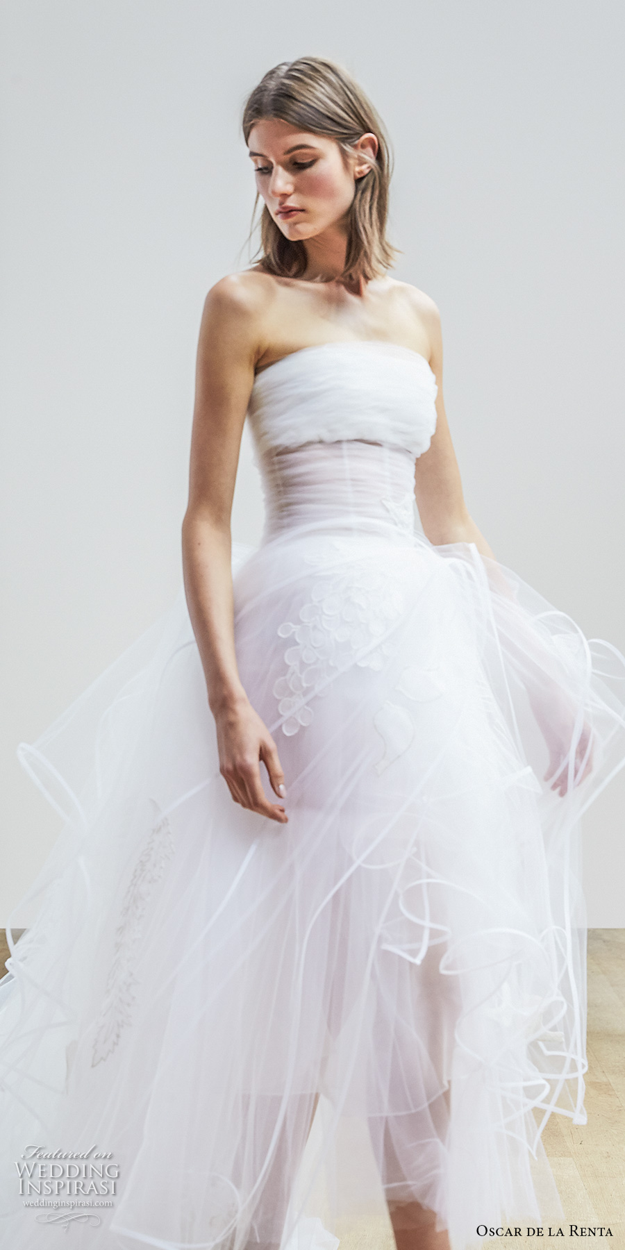 oscar de la renta spring 2018 bridal strapless straight across ruched bodice tulle skirt romantic high low a  line wedding dress chapel train (03) mv