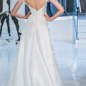 peter langner spring 2018 bridal puff sleeves straight across neckline simple clean elegant sheath wedding dress open v back chapel train (15) bv