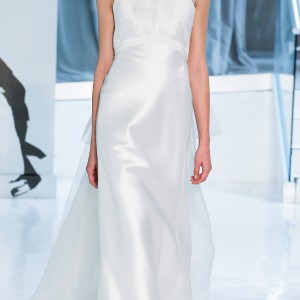 peter langner spring 2018 bridal sleeveless illusion jewel halter neck simple clean satin elegant sheath wedding dress sheer back chapel train (04) mv