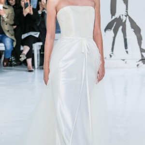 peter langner spring 2018 bridal strapless straight across neck simple clean satin elegant romantic sheath wedding dress chapel train (16) mv
