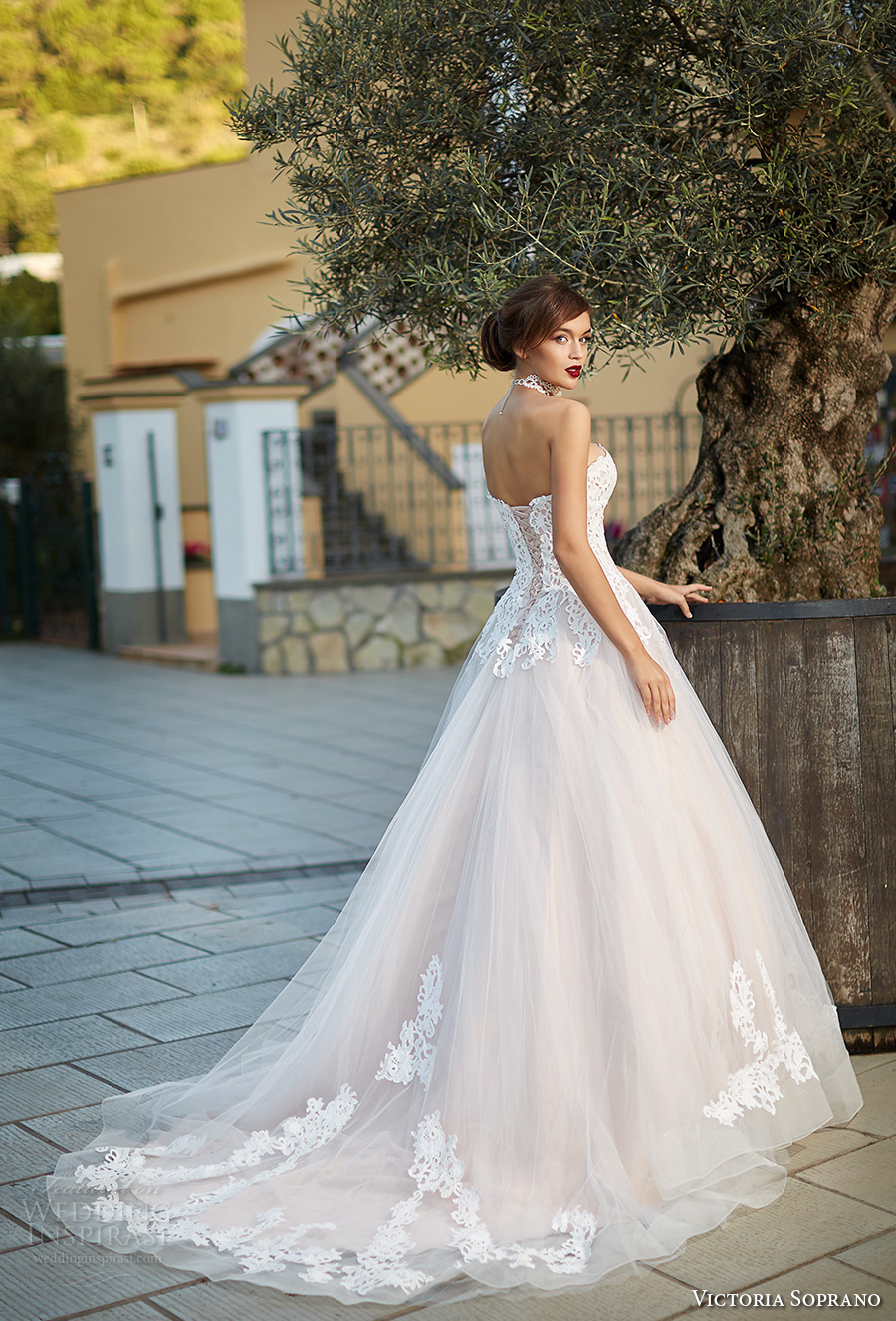 victoria soprano 2017 bridal strapless sweetheart neckline heavily embellished bodice tulle skirt romantic ball gown a line wedding dress corset back chapel train (federica) bv victoria soprano 2017 bridal strapless sweetheart neckline heavily embellished bodice tulle skirt romantic ball gown a line wedding dress corset back chapel train (federica) bv