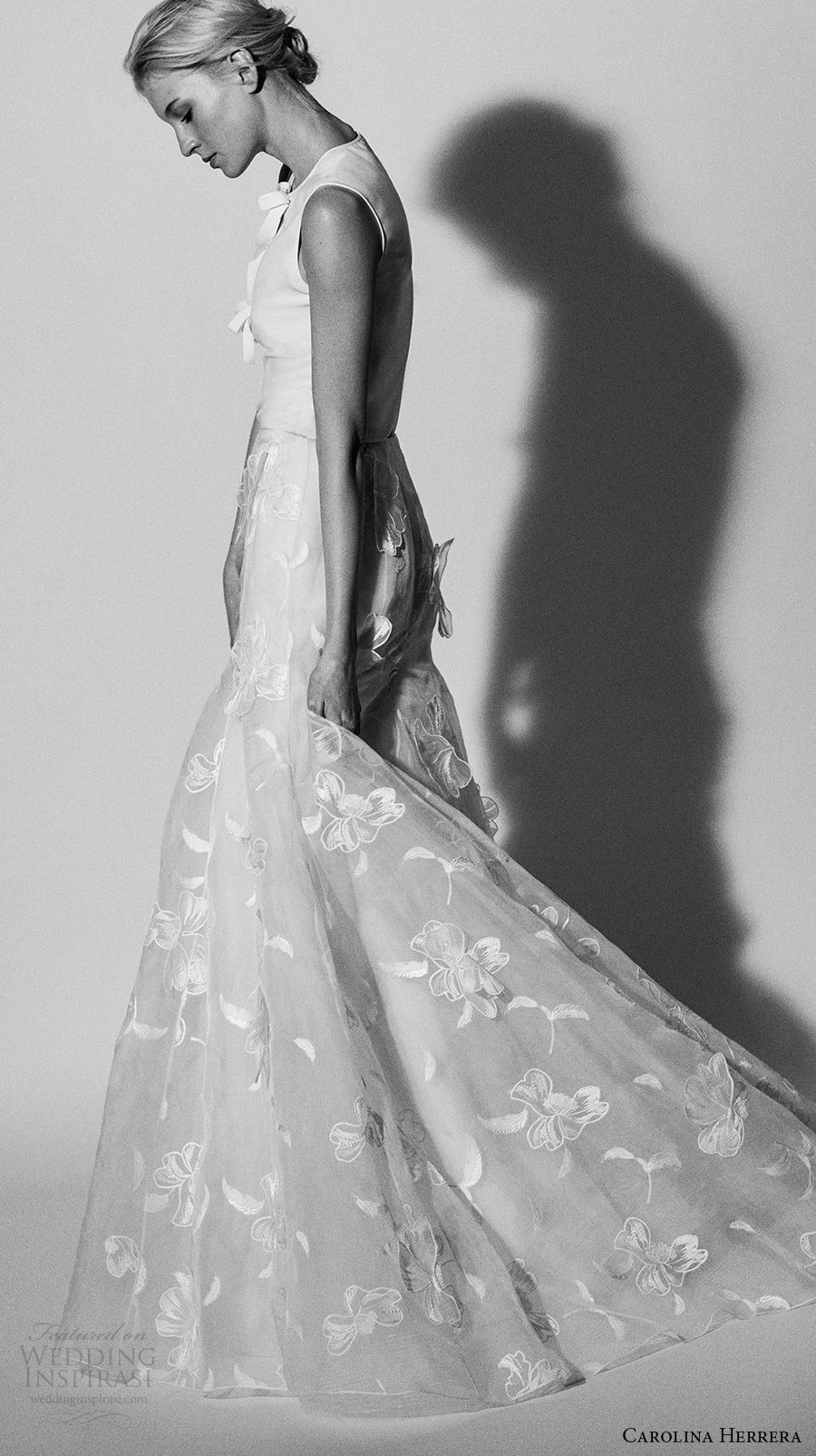 carolina herrera spring 2018 bridal sleeveless jewel neck heavily embellished skirt elegant romantic a  line wedding dress (08) mv