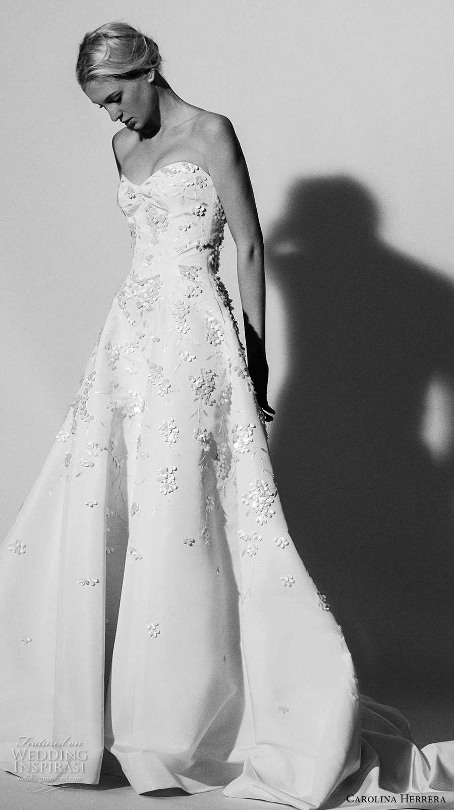 carolina herrera spring 2018 bridal strapless sweetheart neckline heavily embellishment bodice romantic a  line wedding dress chapel train (01) mv