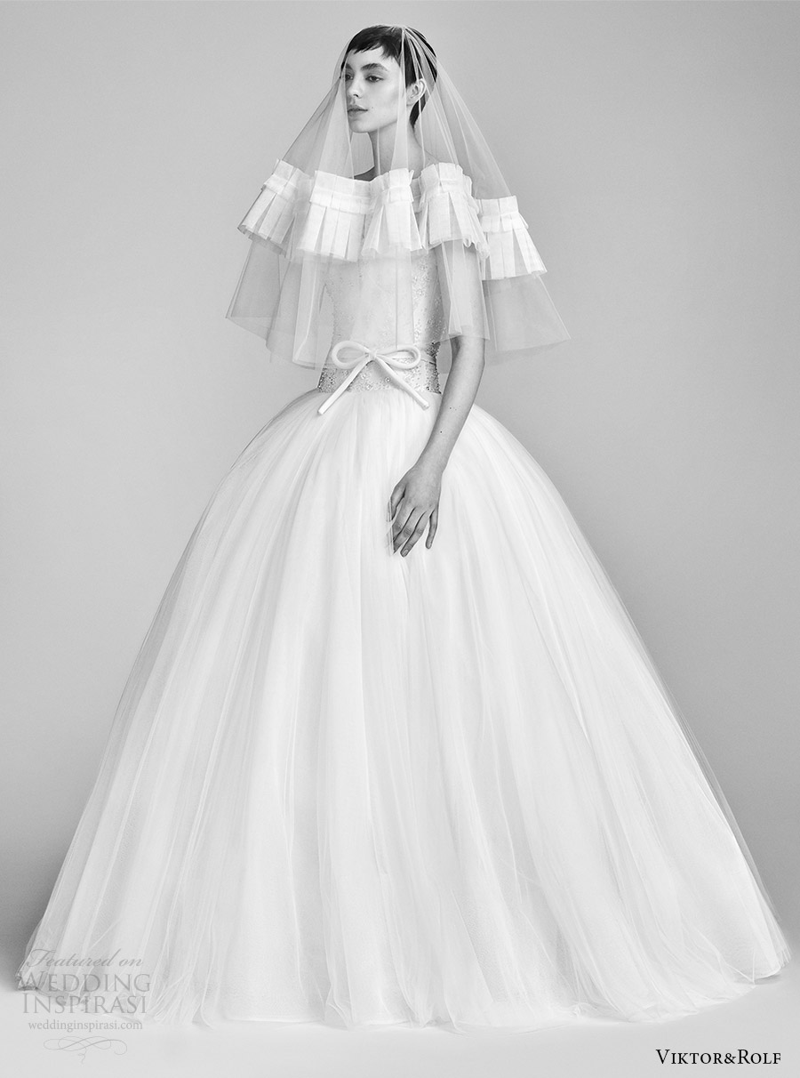 viktor and rolf spring 2018 bridal cap strapless sweetheart beaded bodice drop waist ball gown wedding dress (11) mv pocket romantic