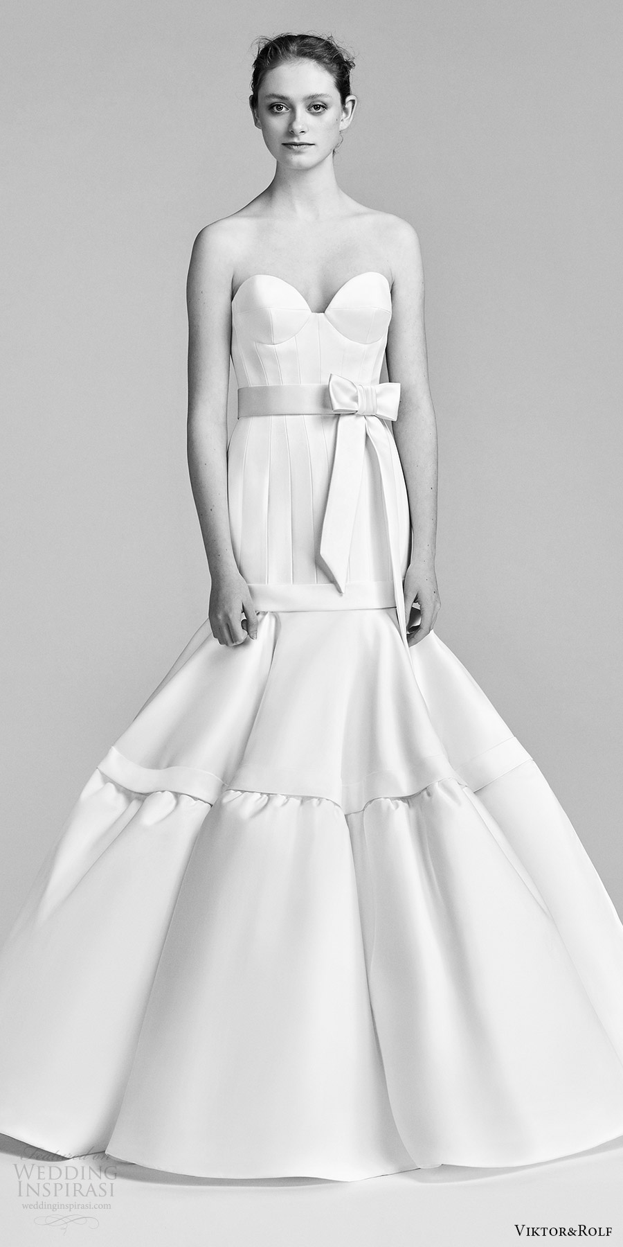 viktor and rolf spring 2018 bridal strapless sweetheart clean seamed bodice bow waist mermaid wedding dress (24) mv modern