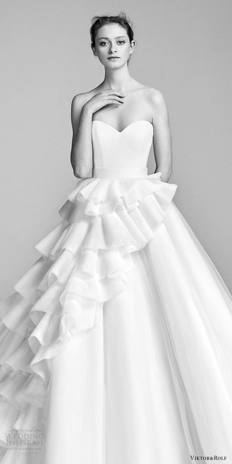 viktor and rolf spring 2018 bridal strapless sweetheart ruffle skirt a line wedding dress (2) zv romantic