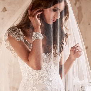 anna campbell 2018 bridal cap sleeves v neck full embellishment elegant sheath wedding dress open v back sweep train (18) zv