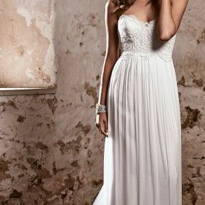 anna campbell 2018 bridal strapless sweetheart neckline heavily embellished bodice romantic soft a  line wedding dress open back sweep train (16) mv