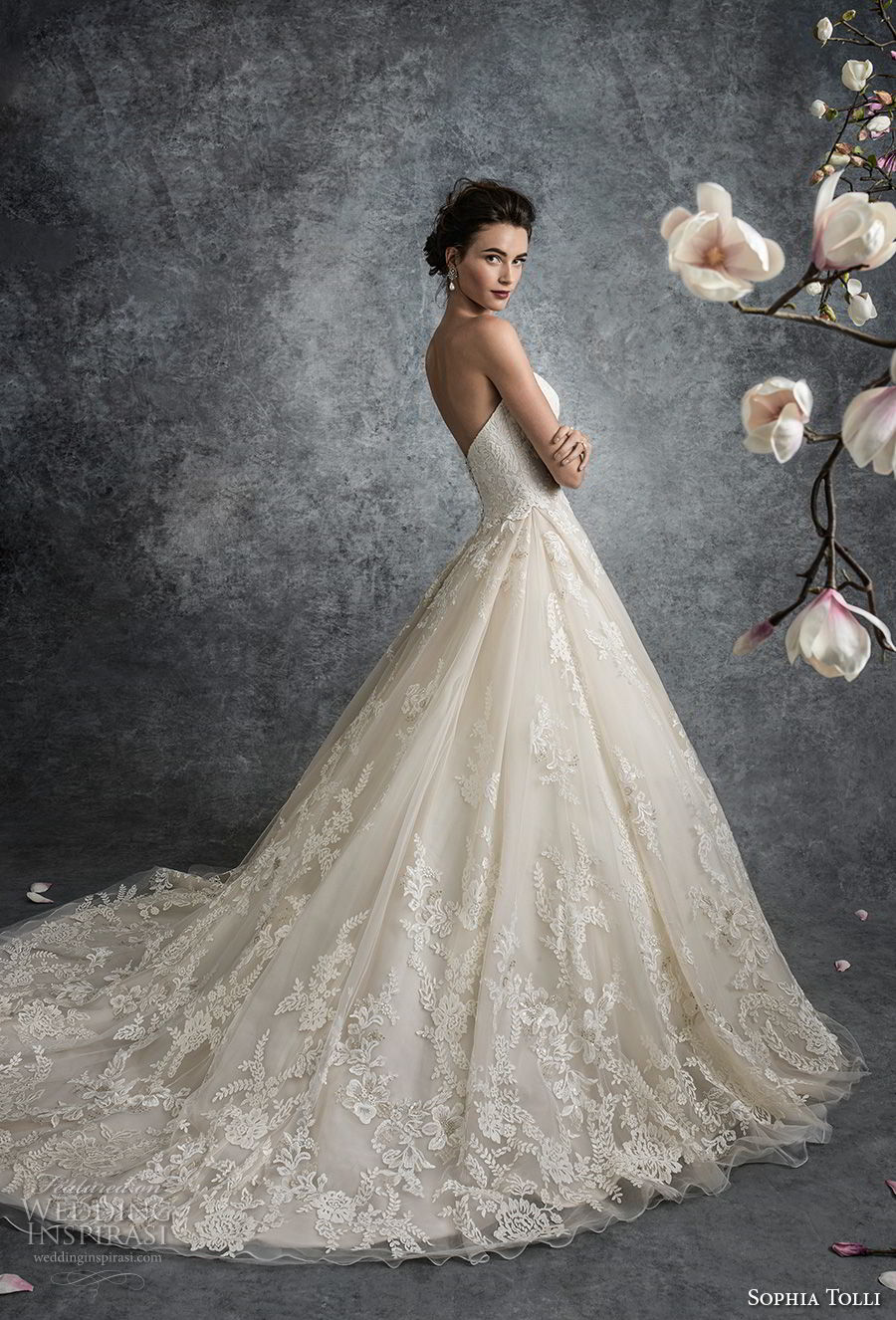 sophia tolli fall 2017 bridal strapless semi sweetheart neckline full embellishment princess ivory color a line wedding dress chapel train (13) bv sophia tolli fall 2017 bridal strapless semi sweetheart neckline full embellishment princess ivory color a line wedding dress chapel train (13) bv