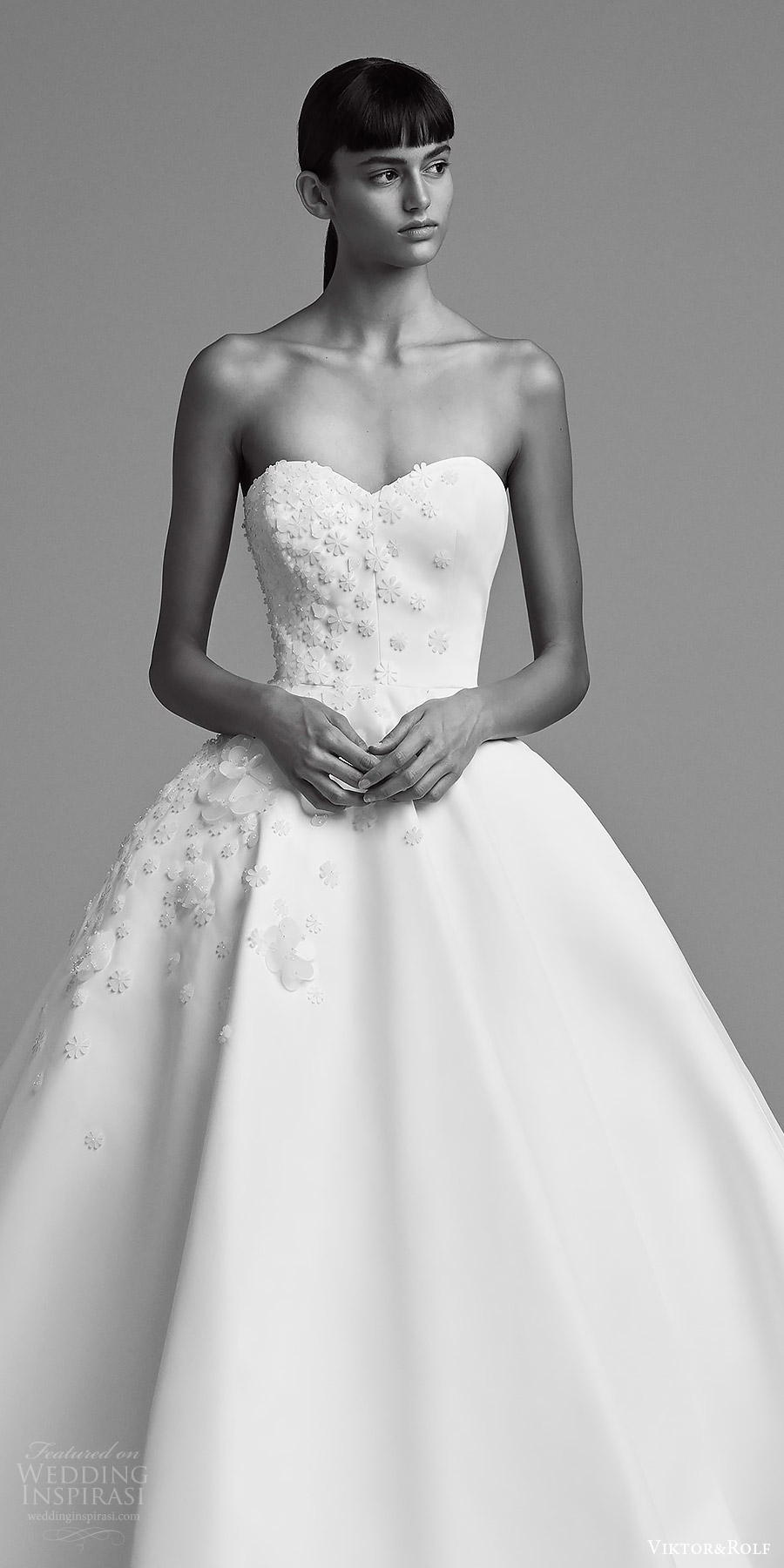 viktor and rolf fall 2018 bridal strapleass sweetheart embellished bodice ball gown wedding dress (20) zv romantic modern